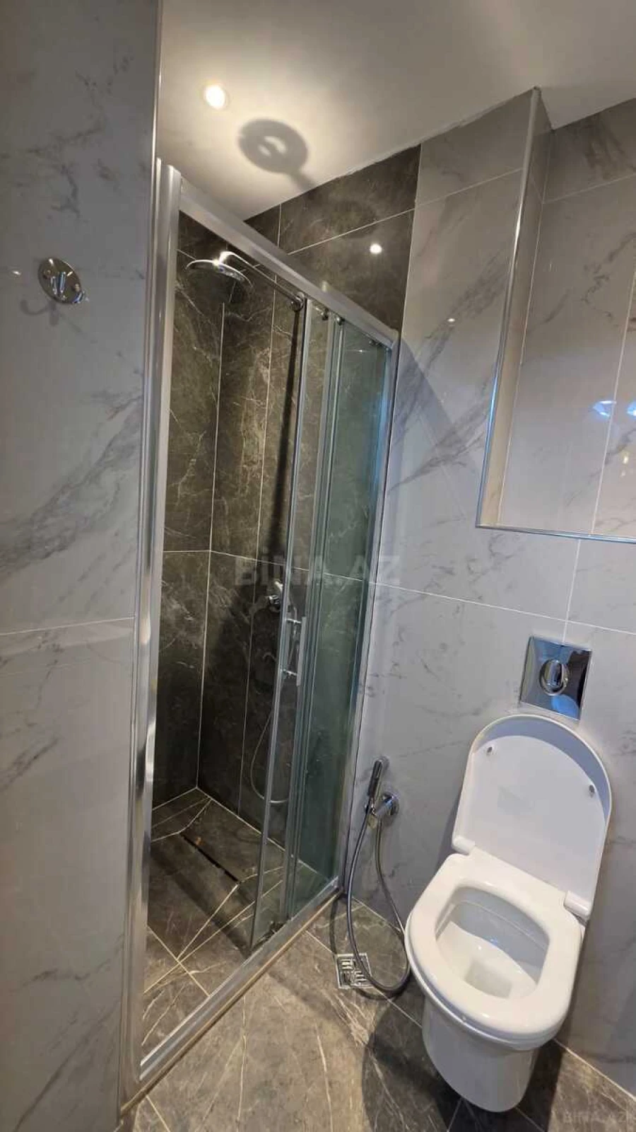 Kirayə verilir 2 otaqlı mənzil 45 m²