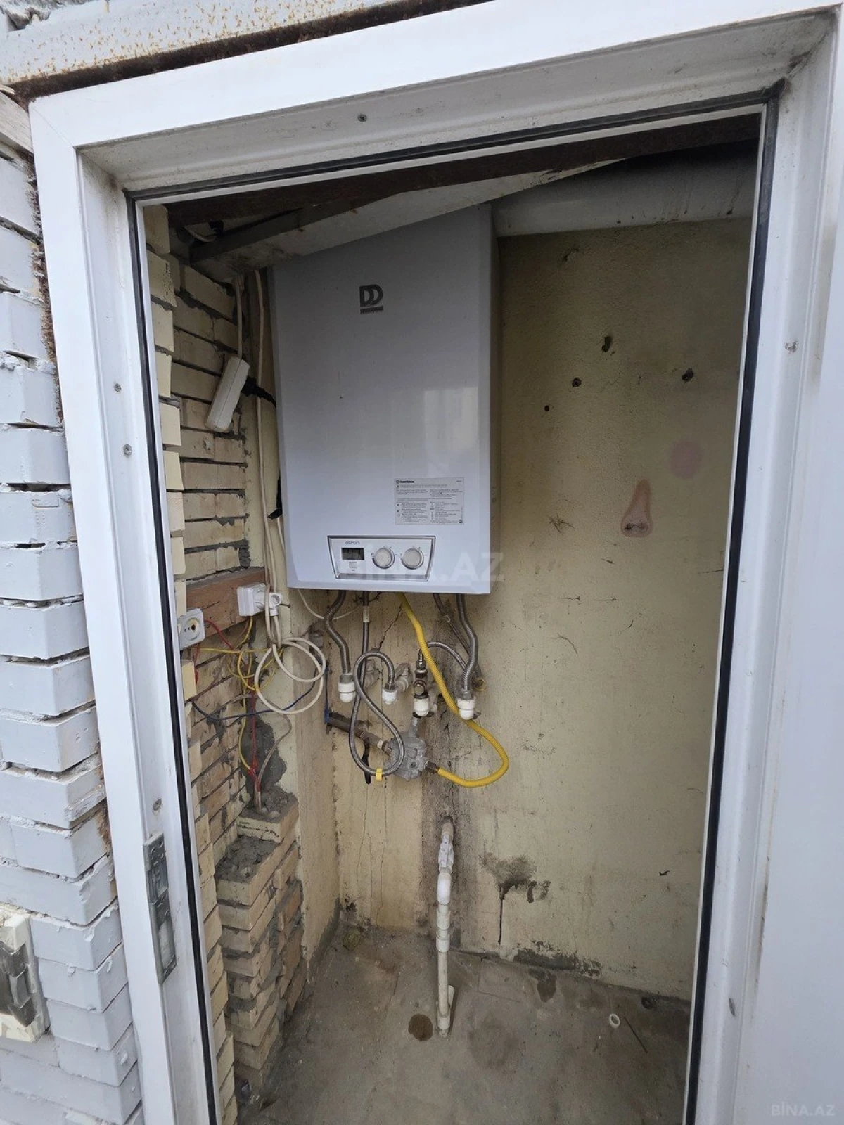 Satılır 4 otaqlı mənzil 100 m²