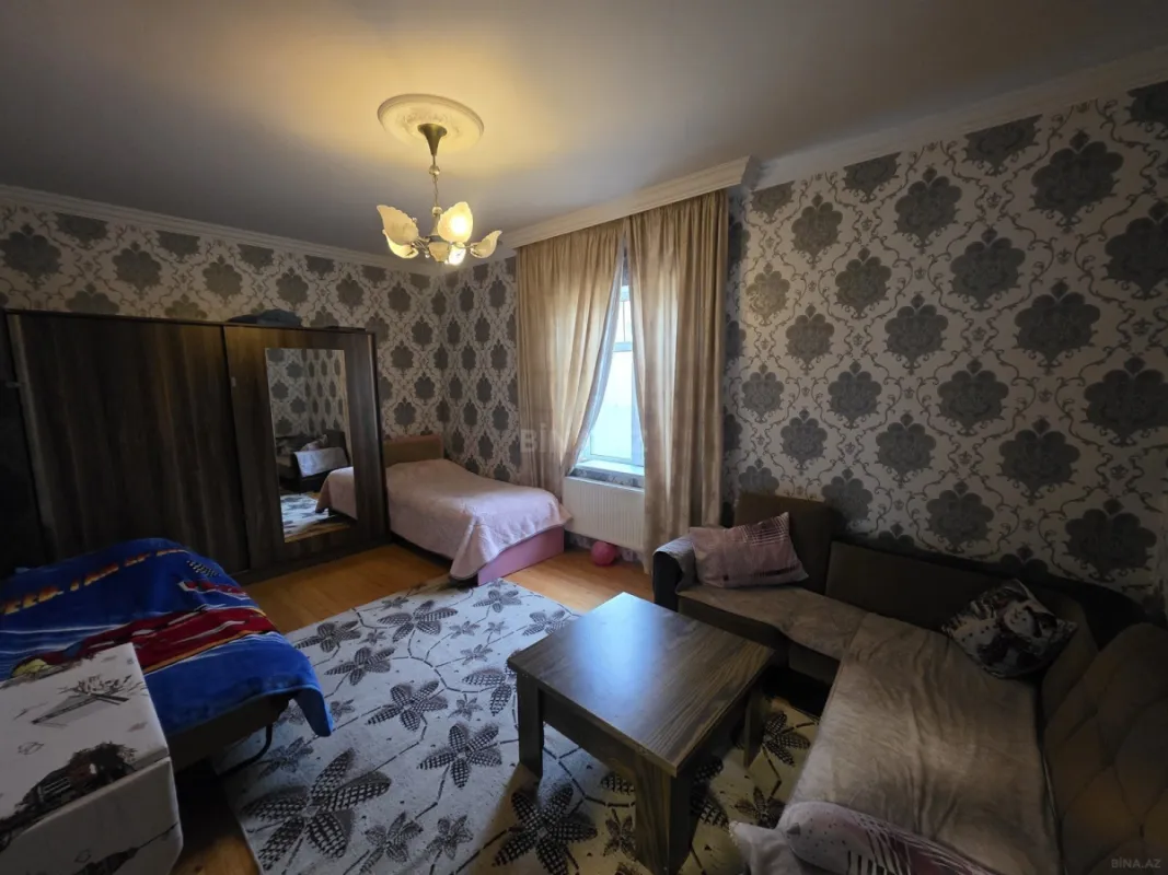 Satılır 4 otaqlı mənzil 100 m²