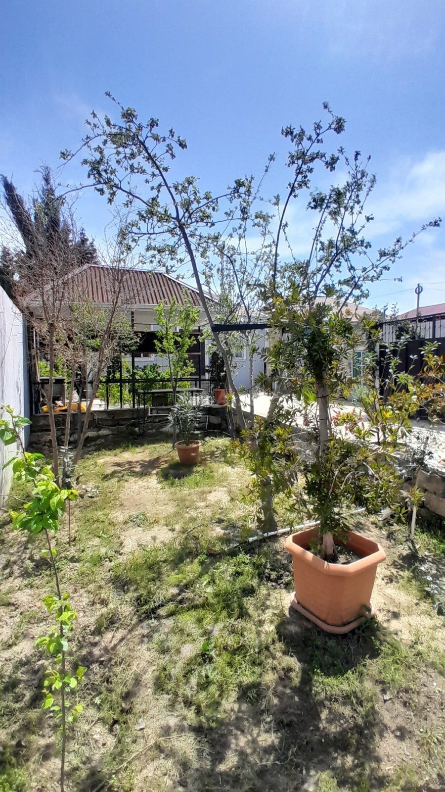 Satılır 4 otaqlı mənzil 100 m²