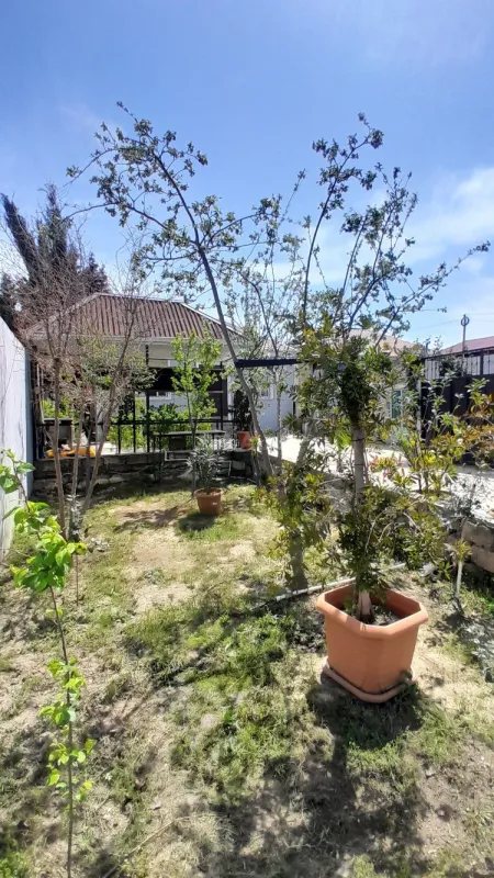 Satılır 4 otaqlı mənzil 100 m²