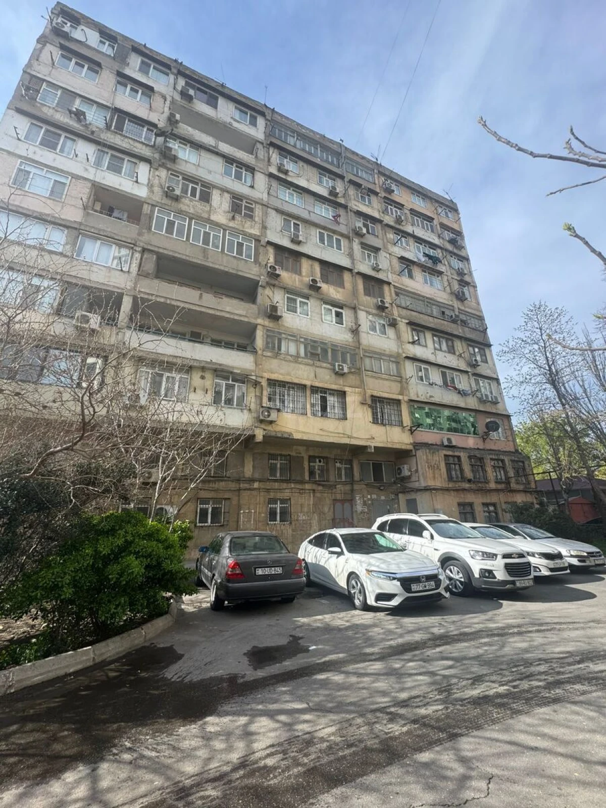 Satılır 4 otaqlı mənzil 100 m²