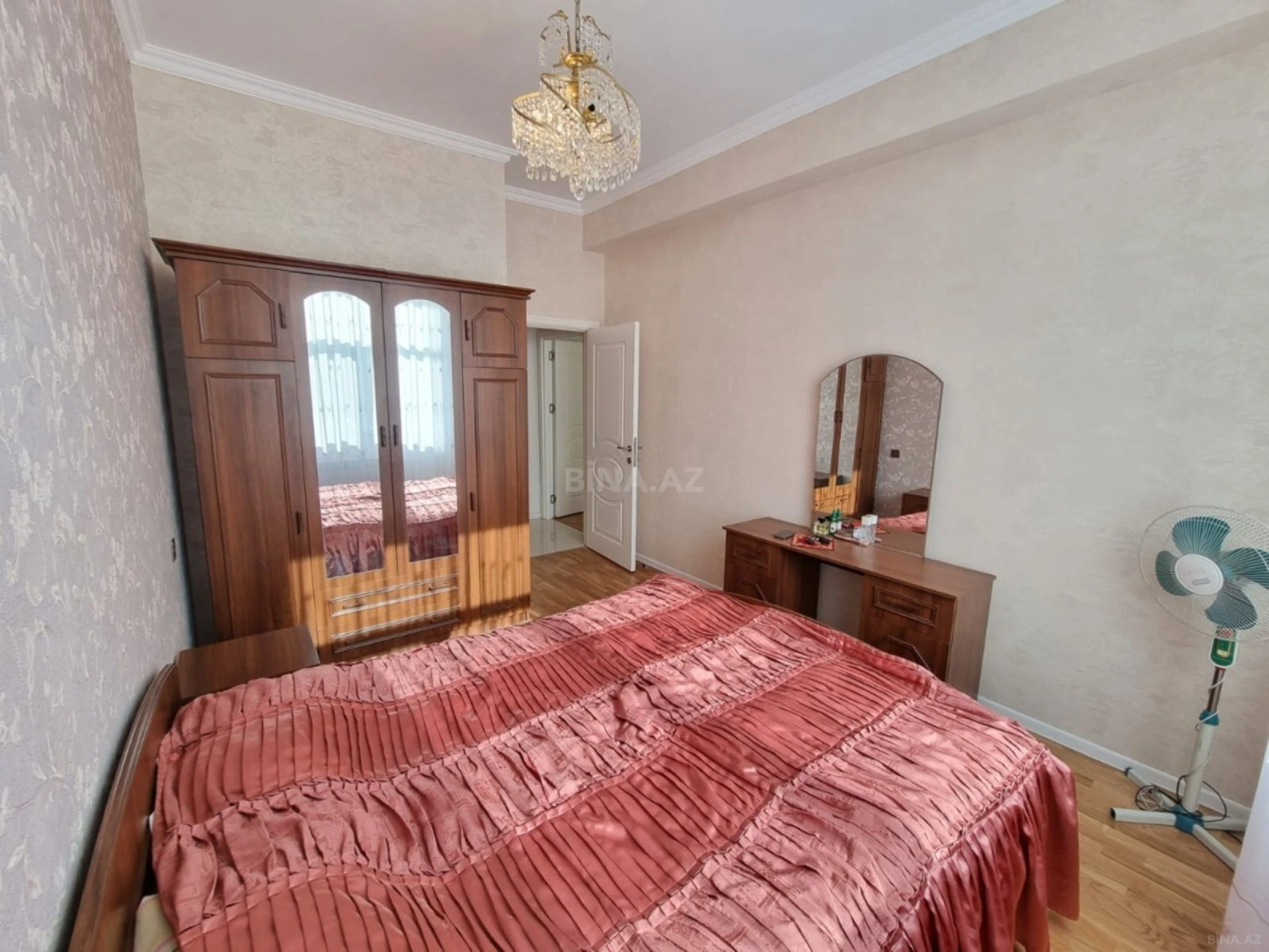 Kirayə verilir 2 otaqlı mənzil 66 m²