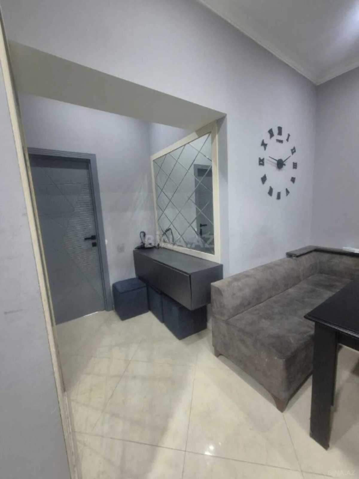 Satılır 2 otaqlı mənzil 68 m²