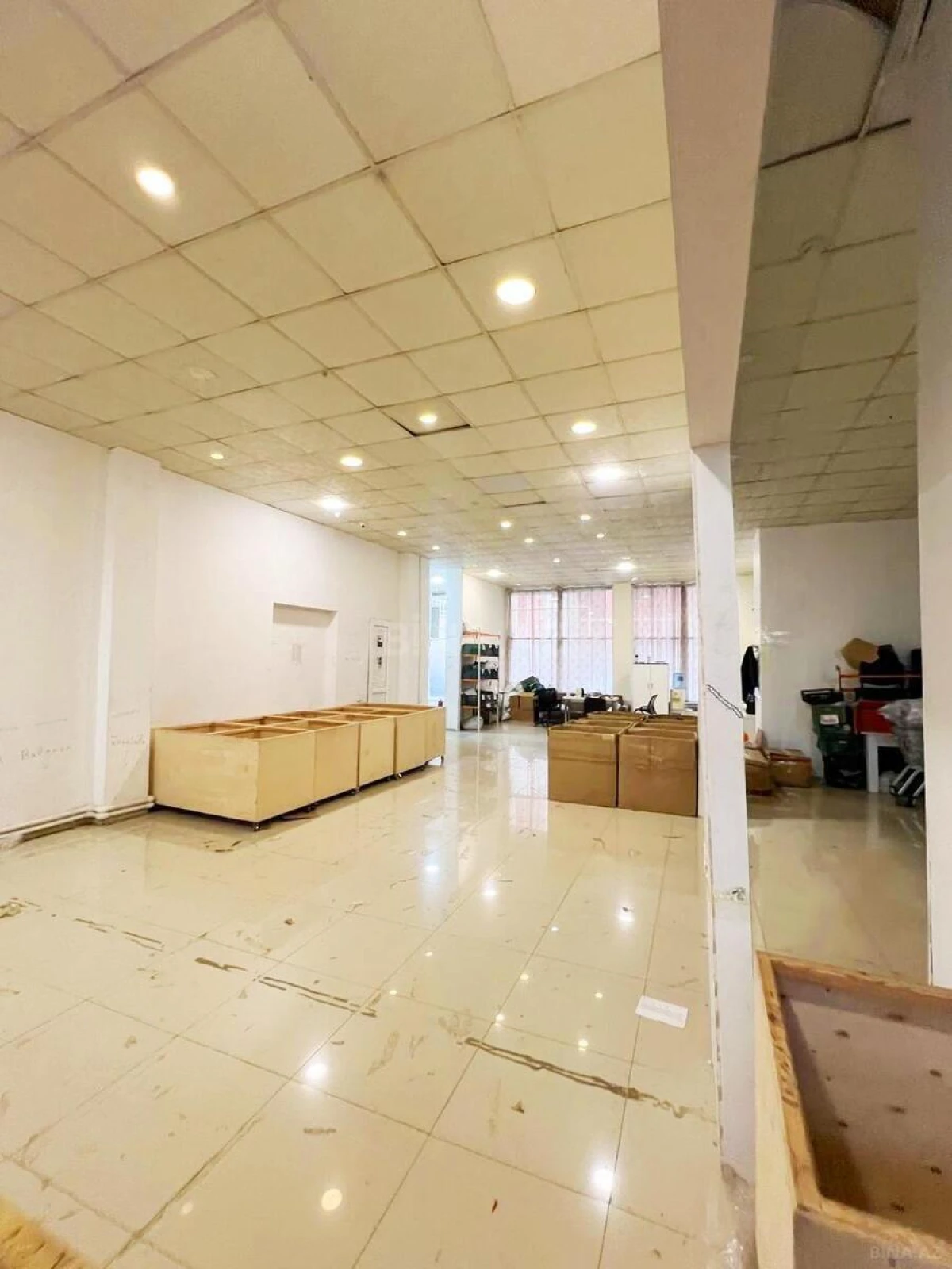 Kirayə verilir obyekt 210 m²