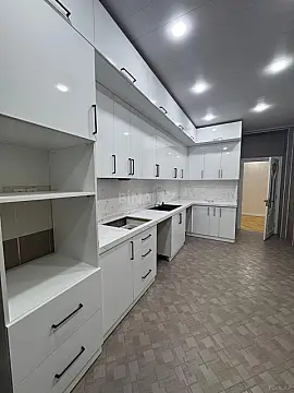 Satılır 3 otaqlı mənzil 125 m²