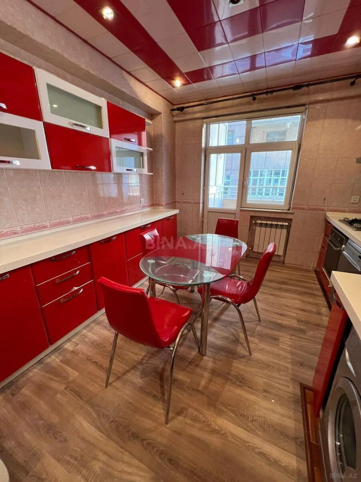 Kirayə verilir 3 otaqlı mənzil 120 m²