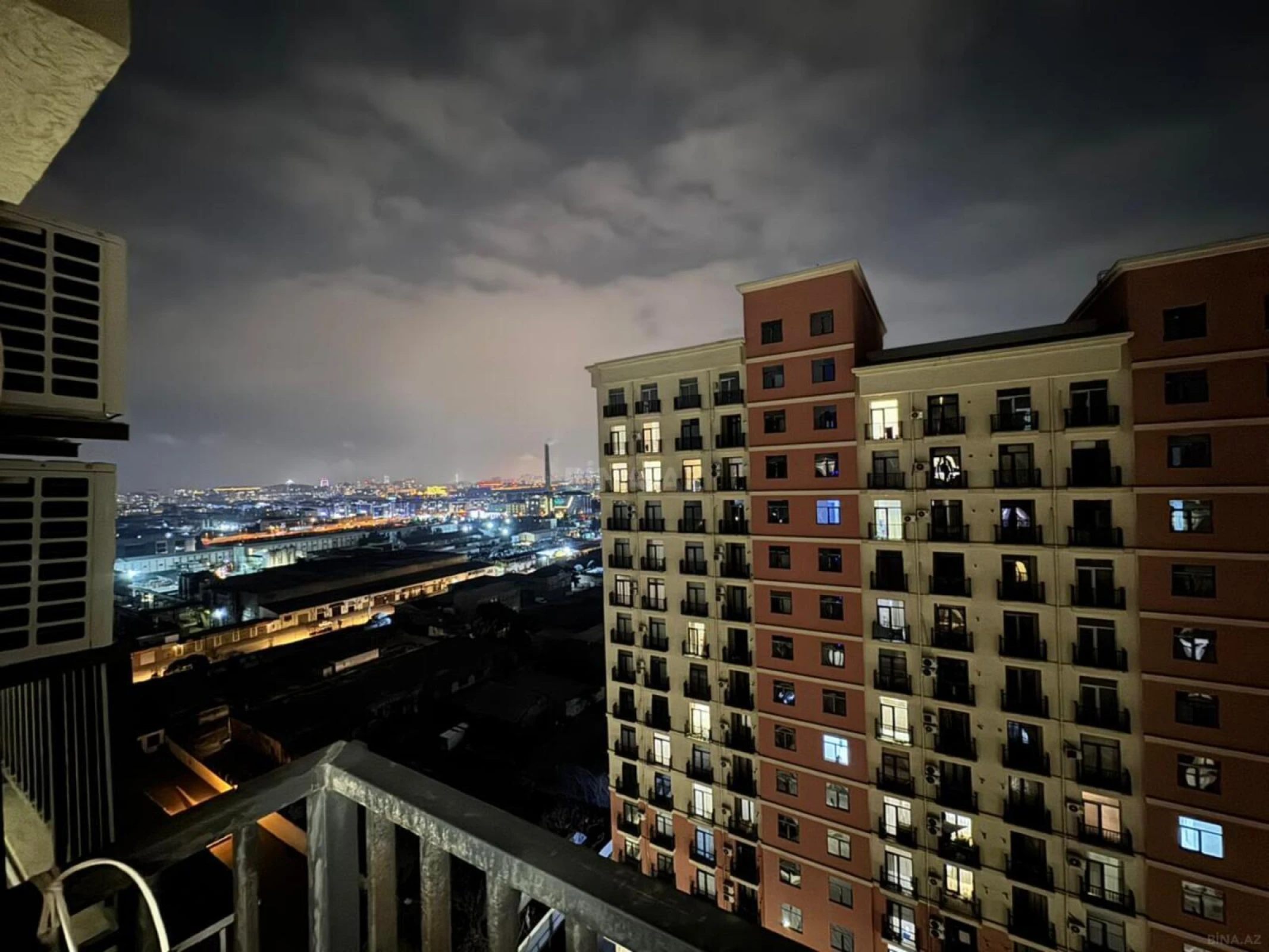 Satılır 2 otaqlı mənzil 68 m²