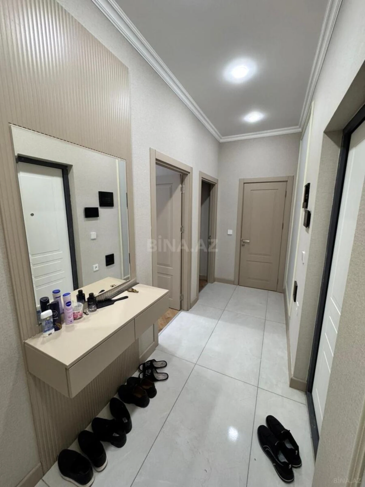 Satılır 2 otaqlı mənzil 68 m²