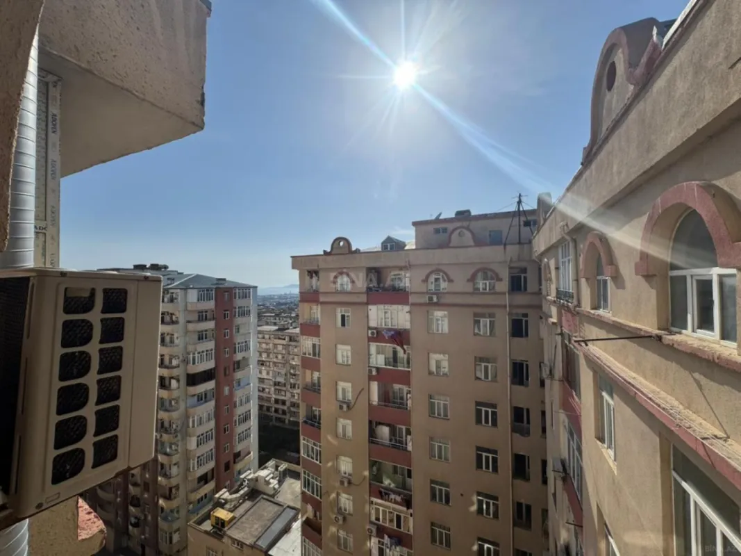 Satılır 3 otaqlı mənzil 140 m²