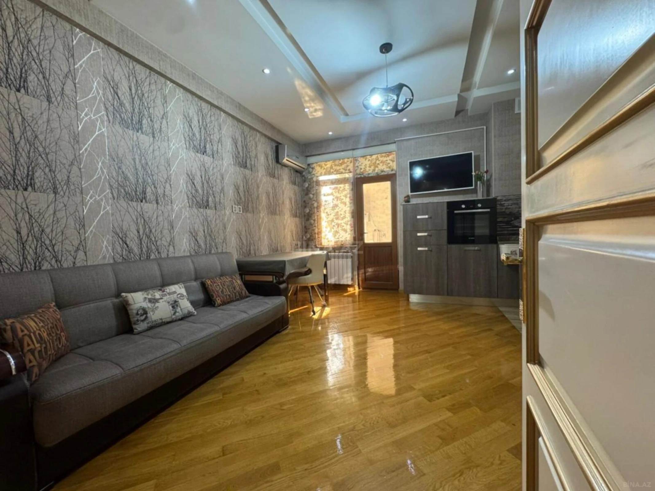 Satılır 3 otaqlı mənzil 140 m²