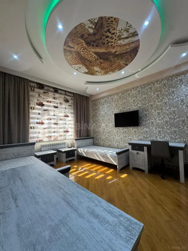 Satılır 3 otaqlı mənzil 140 m²