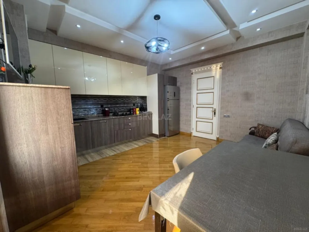 Satılır 3 otaqlı mənzil 140 m²