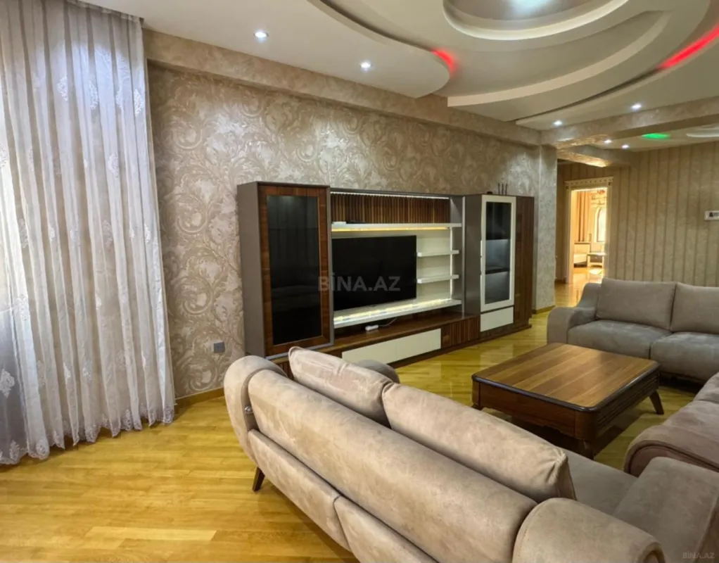 Satılır 3 otaqlı mənzil 140 m²