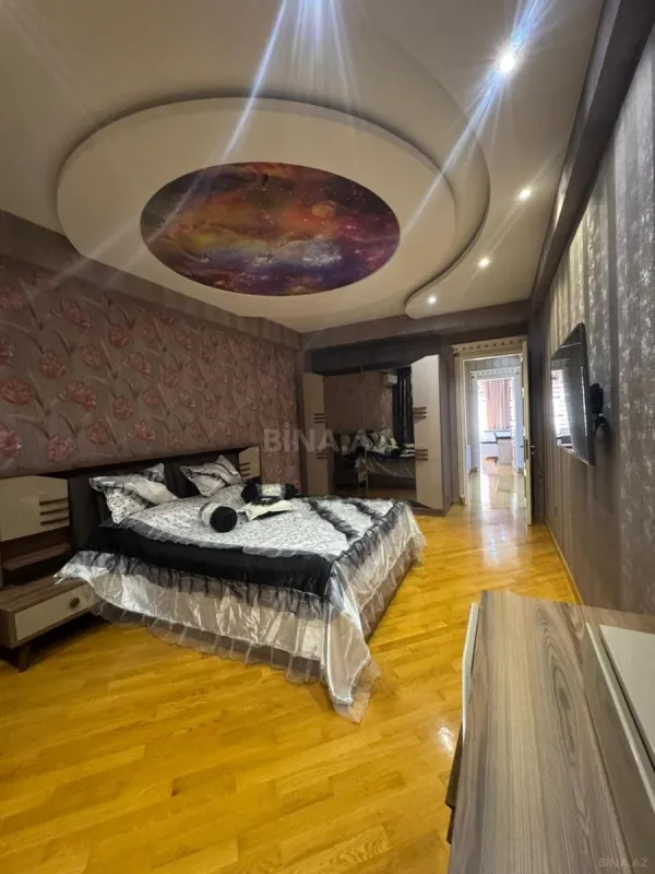 Satılır 3 otaqlı mənzil 140 m²