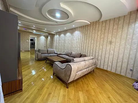Satılır 3 otaqlı mənzil 140 m²