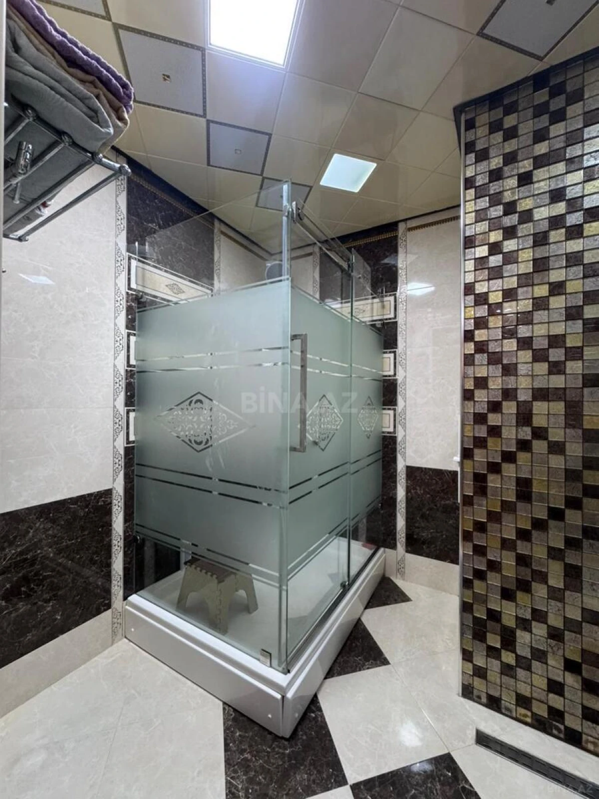 Satılır 3 otaqlı mənzil 140 m²