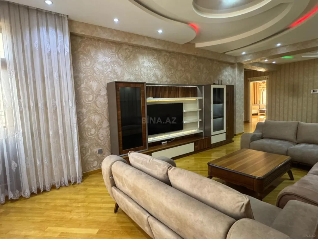 Satılır 3 otaqlı mənzil 140 m²
