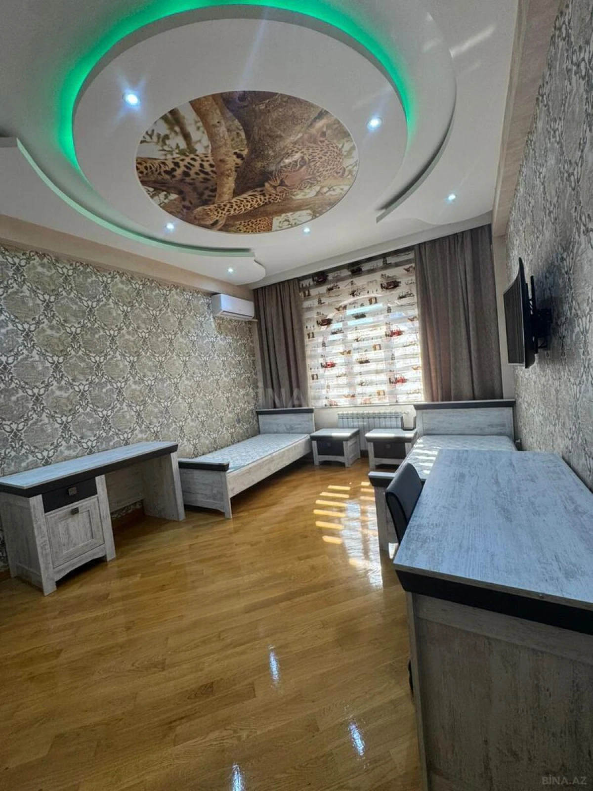 Satılır 3 otaqlı mənzil 140 m²