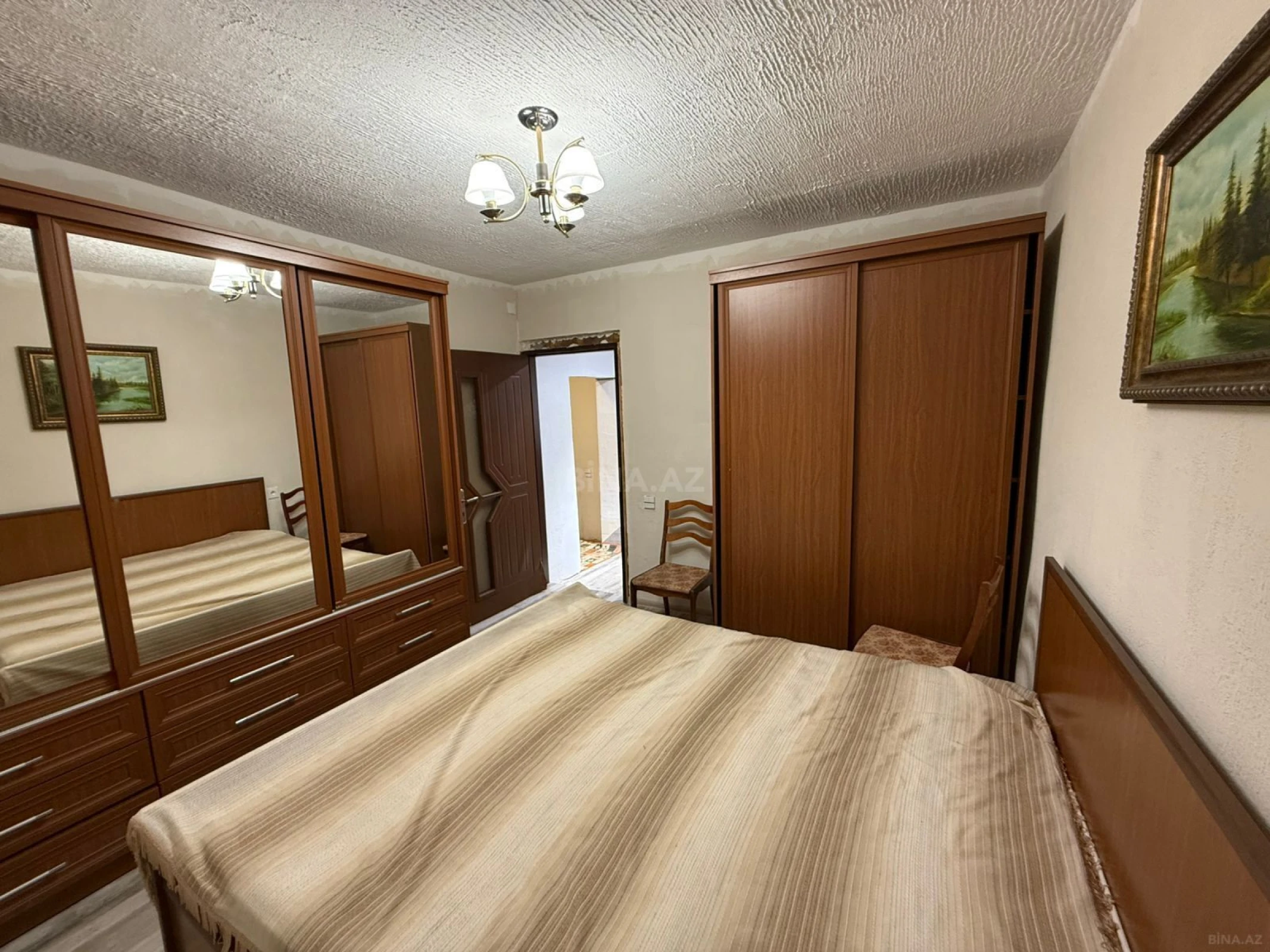 Satılır 6 otaqlı həyət evi 210 m²