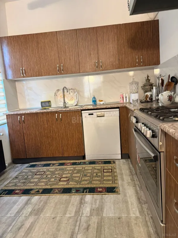 Satılır 6 otaqlı həyət evi 210 m²