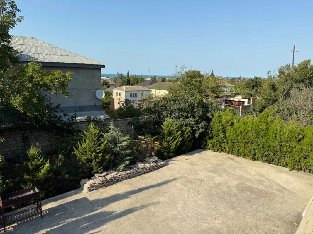 Satılır 6 otaqlı həyət evi 210 m²