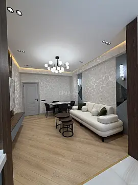 Satılır 2 otaqlı mənzil 55 m²