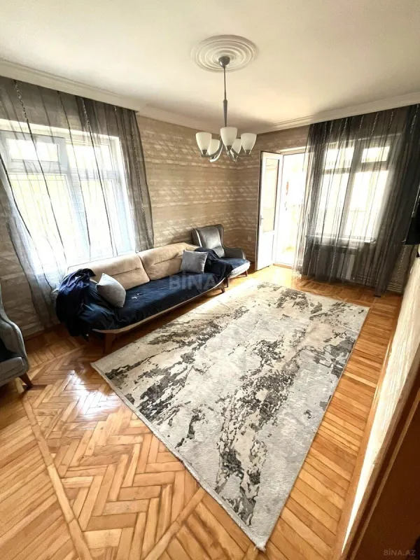 Kirayə verilir 2 otaqlı mənzil 60 m²