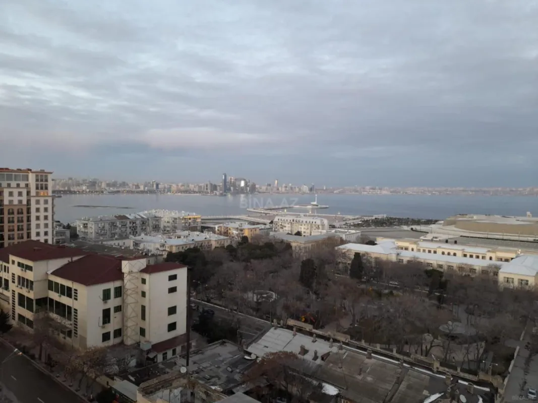 Kirayə verilir 2 otaqlı ofis 70 m²