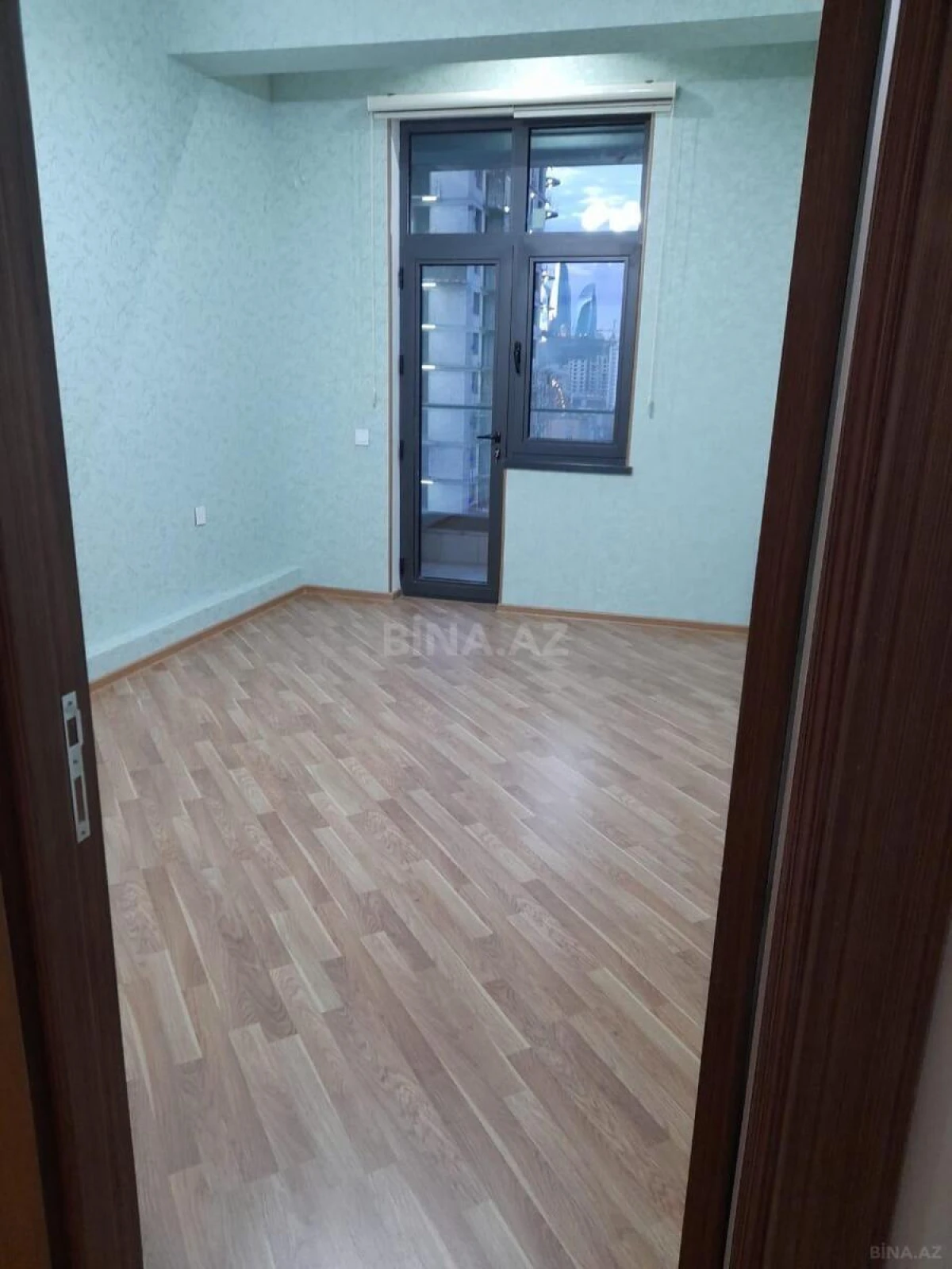 Kirayə verilir 2 otaqlı ofis 70 m²