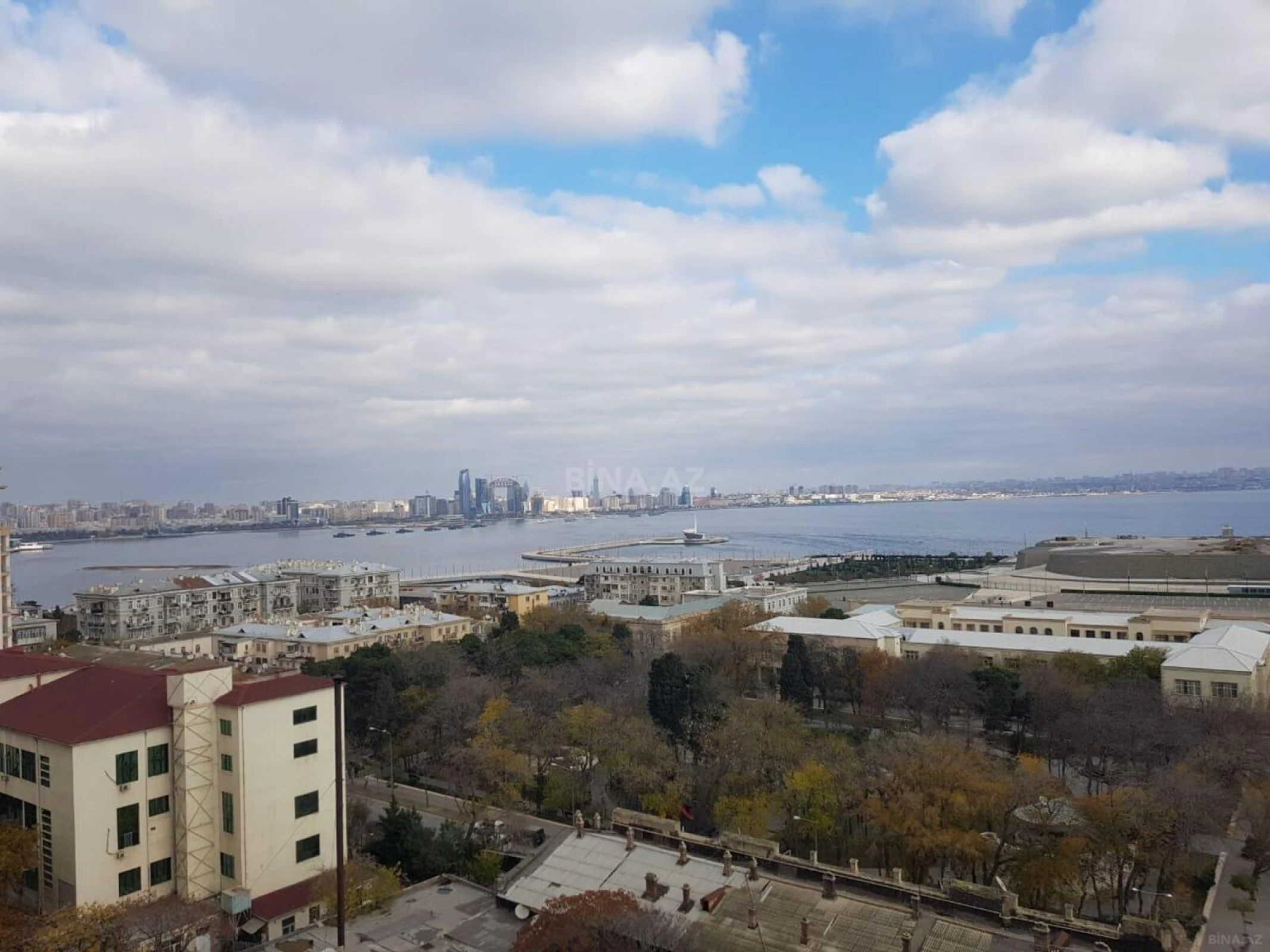 Kirayə verilir 2 otaqlı ofis 70 m²