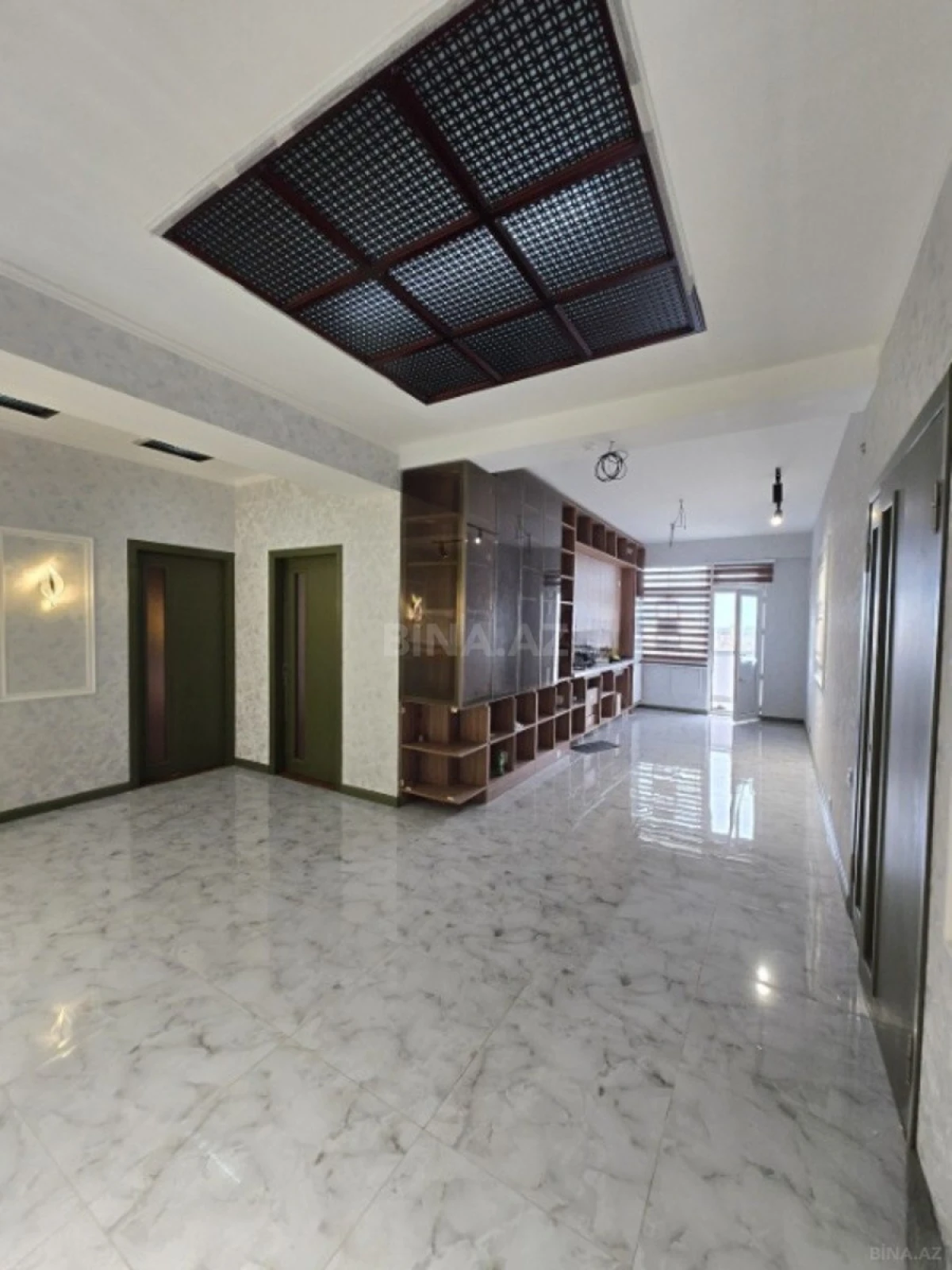 Satılır 3 otaqlı mənzil 135 m²