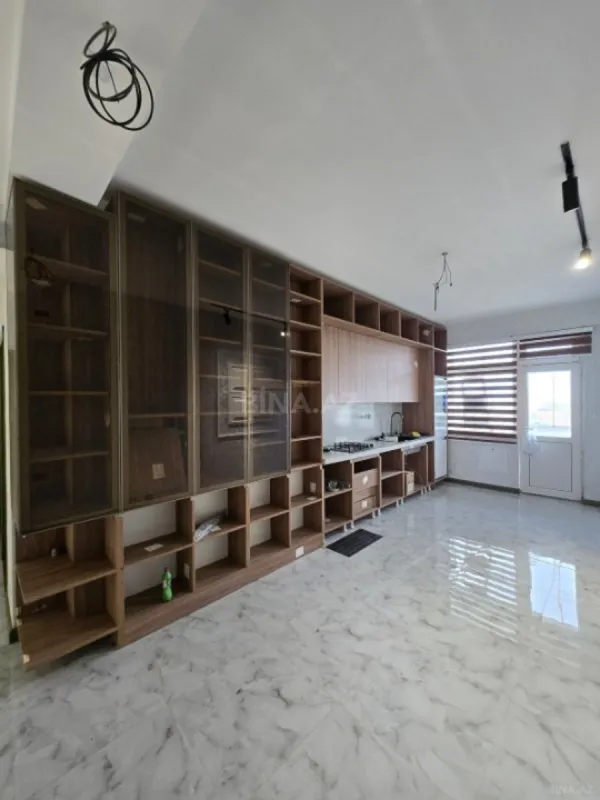 Satılır 3 otaqlı mənzil 135 m²
