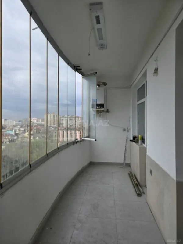 Satılır 3 otaqlı mənzil 135 m²