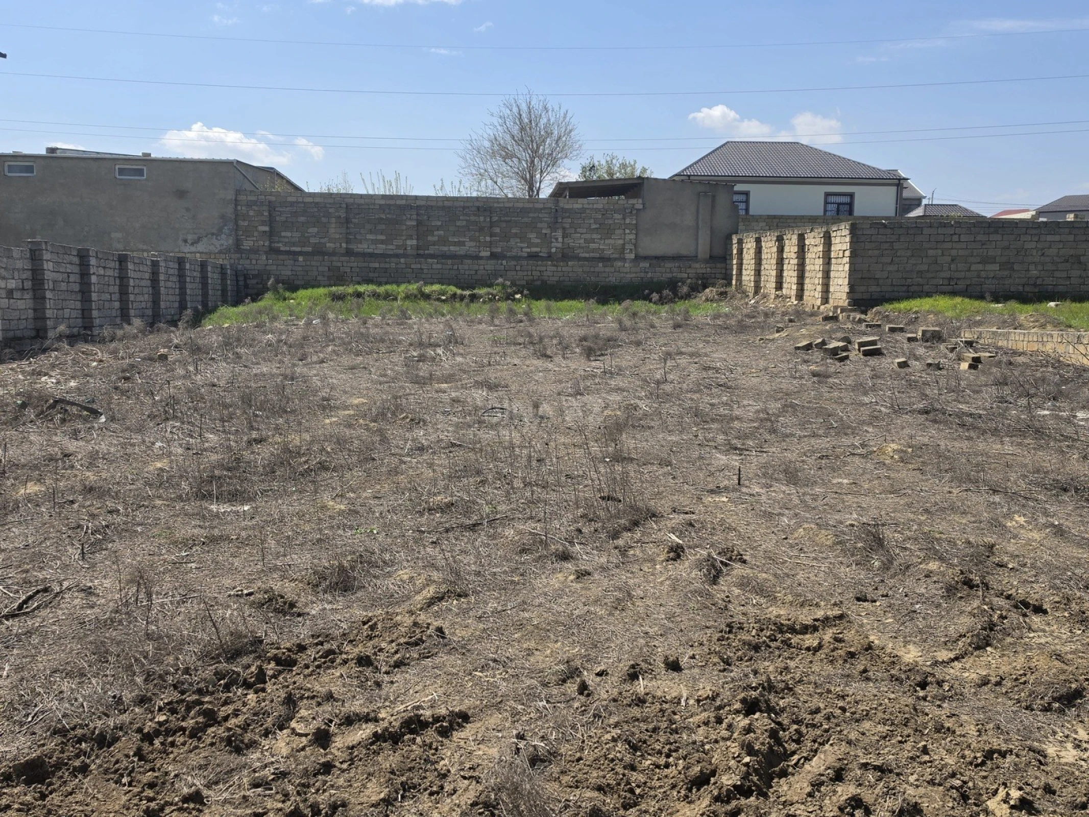 Satılır torpaq sahəsi 8 m²