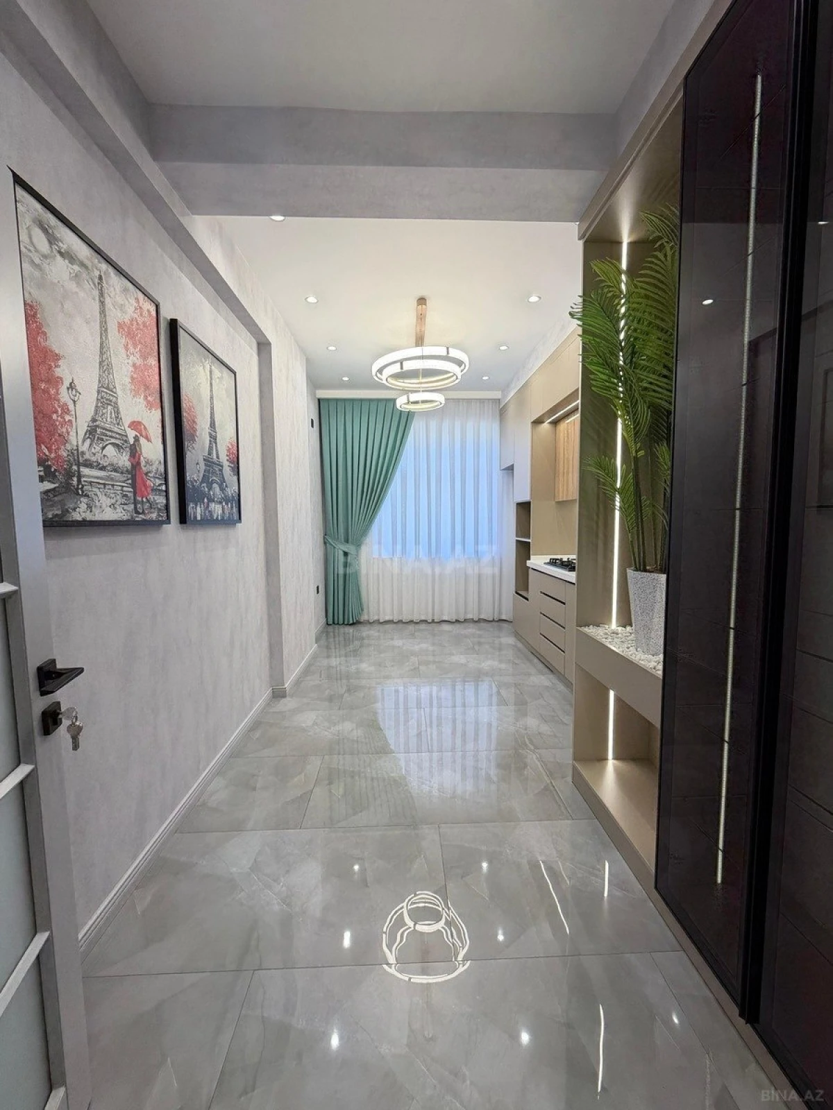 Satılır 2 otaqlı mənzil 82 m²