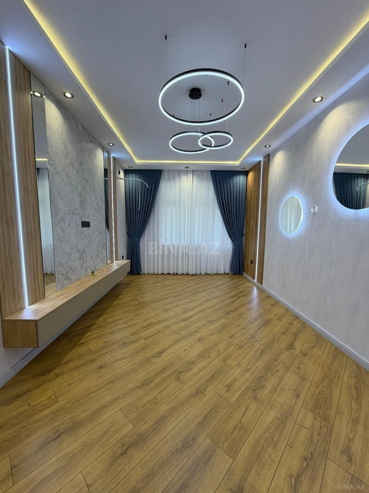 Satılır 2 otaqlı mənzil 82 m²