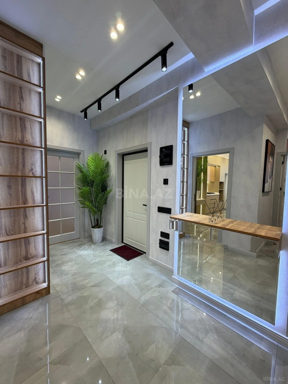 Satılır 2 otaqlı mənzil 82 m²