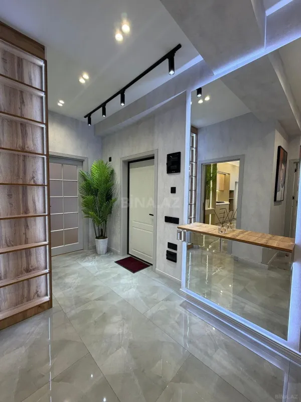 Satılır 2 otaqlı mənzil 82 m²