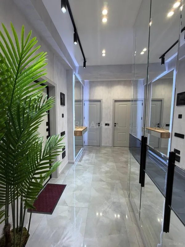 Satılır 2 otaqlı mənzil 82 m²