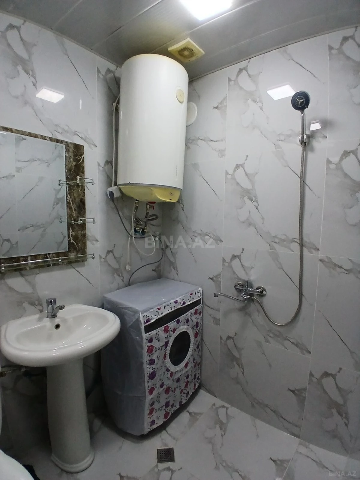 Kirayə verilir 2 otaqlı mənzil 50 m²
