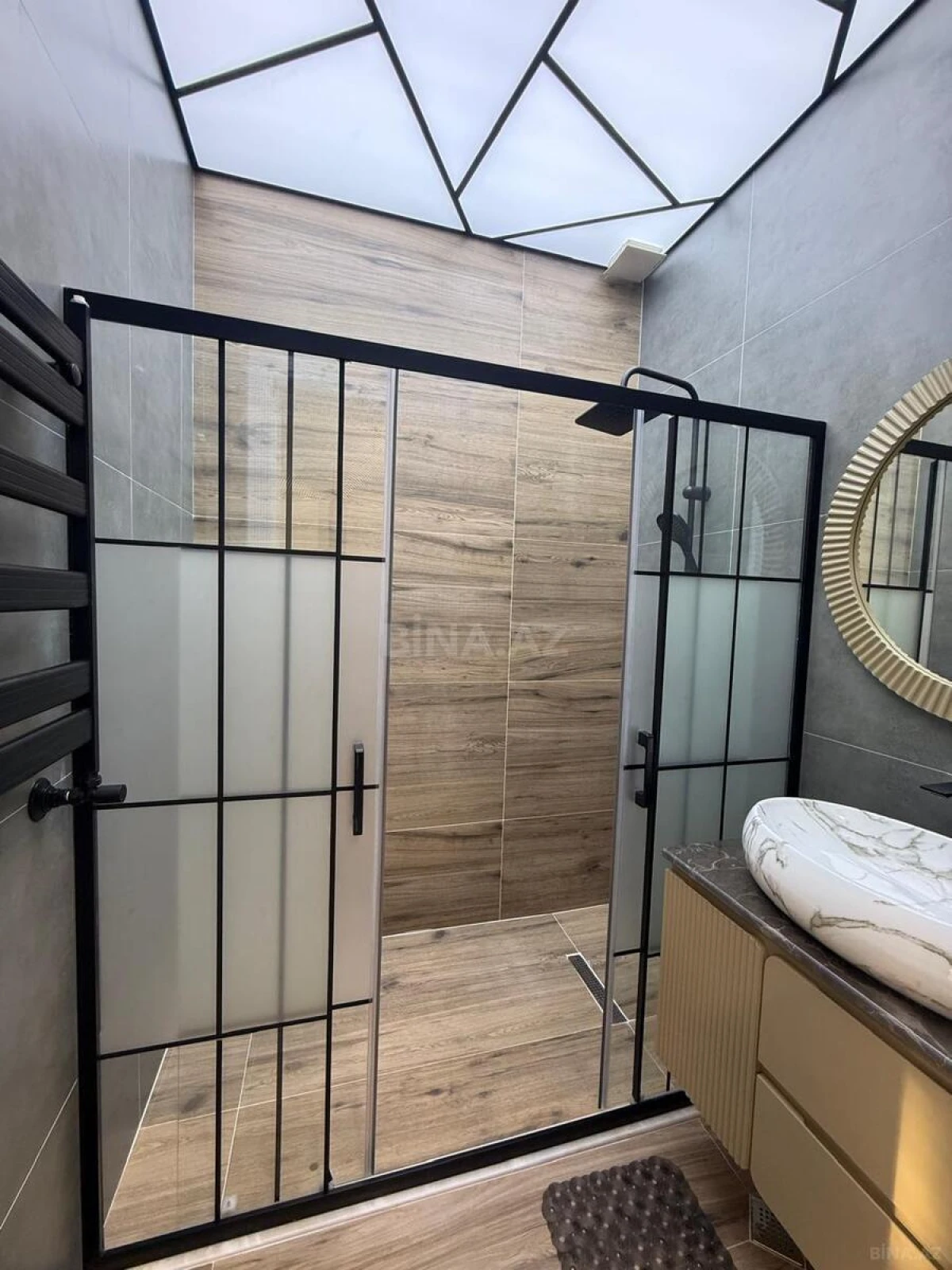 Satılır 3 otaqlı mənzil 105 m²