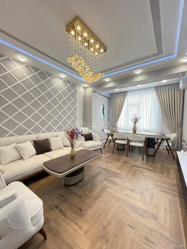 Satılır 3 otaqlı mənzil 105 m²