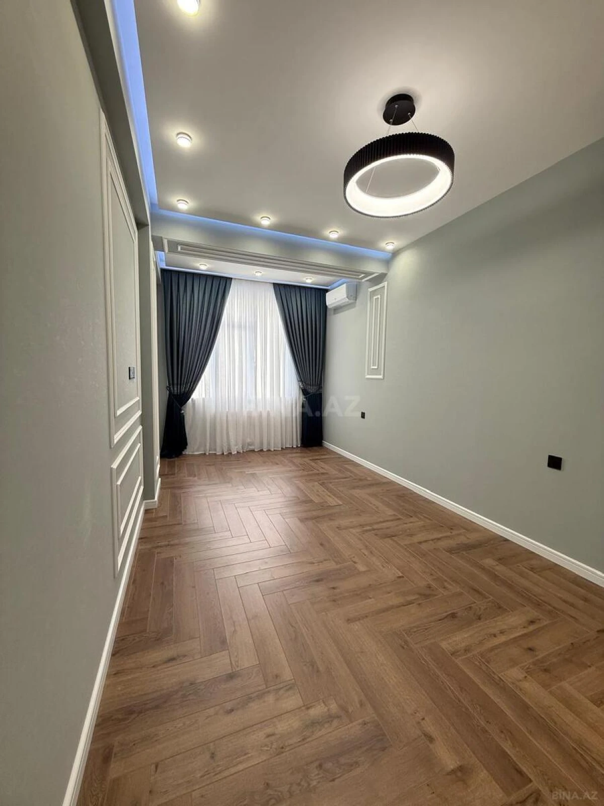 Satılır 3 otaqlı mənzil 105 m²