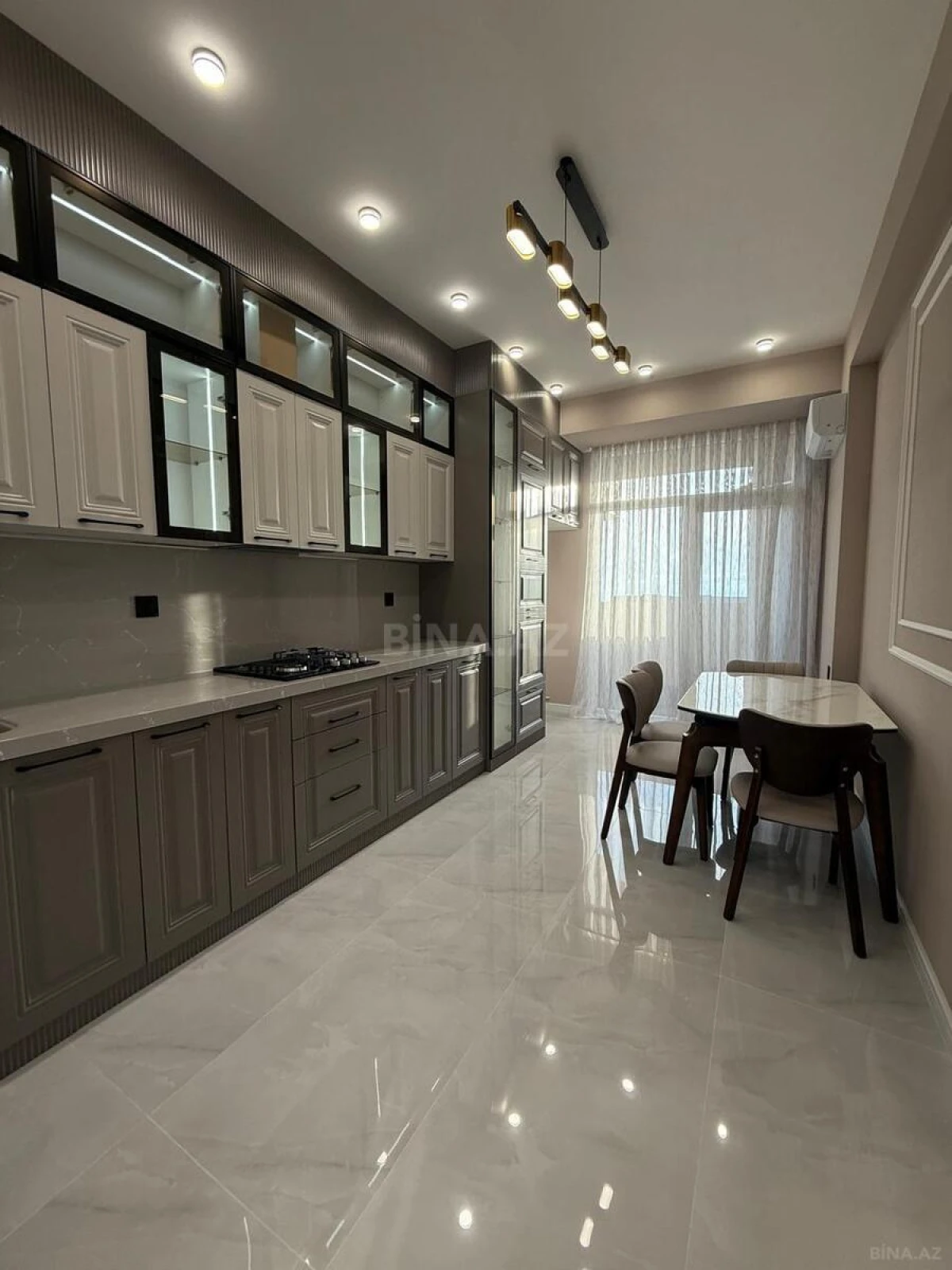 Satılır 3 otaqlı mənzil 105 m²