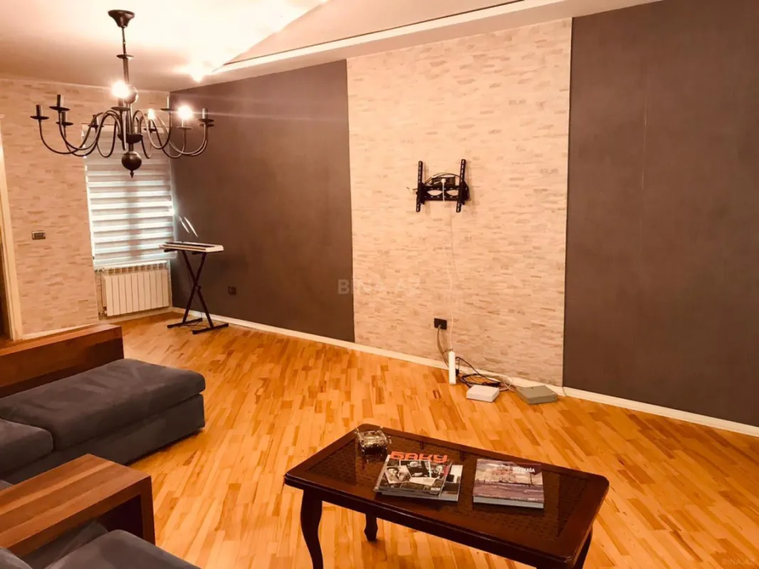 Kirayə verilir 4 otaqlı həyət evi 210 m²