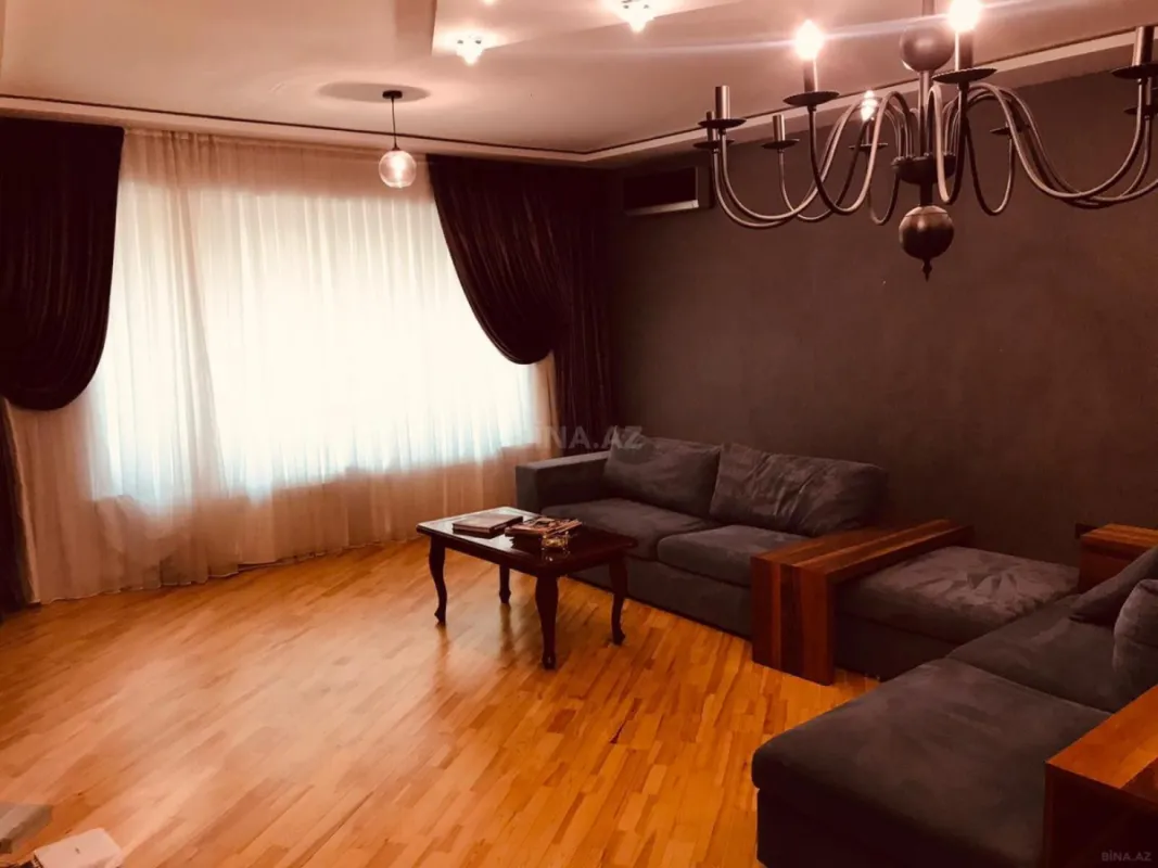 Kirayə verilir 4 otaqlı həyət evi 210 m²