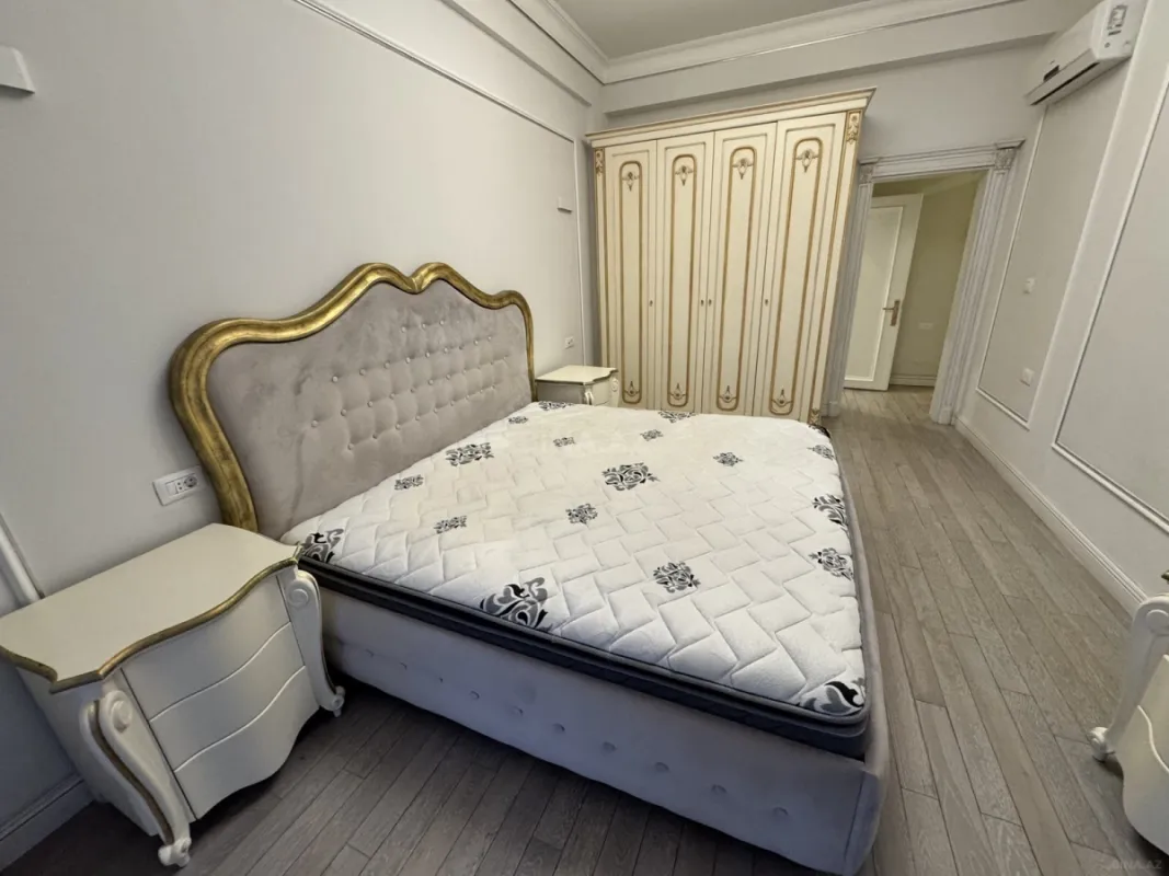 Kirayə verilir 4 otaqlı mənzil 210 m²