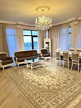 Kirayə verilir 4 otaqlı mənzil 210 m²