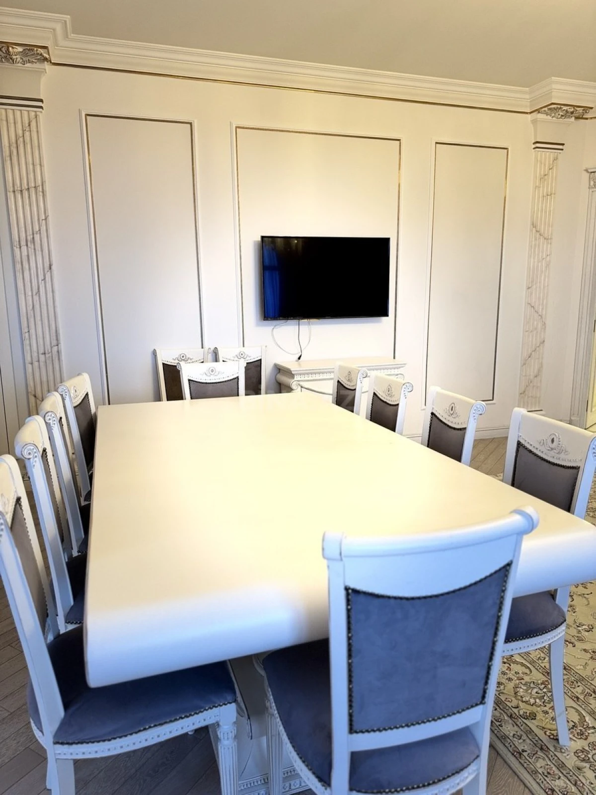 Kirayə verilir 4 otaqlı mənzil 210 m²